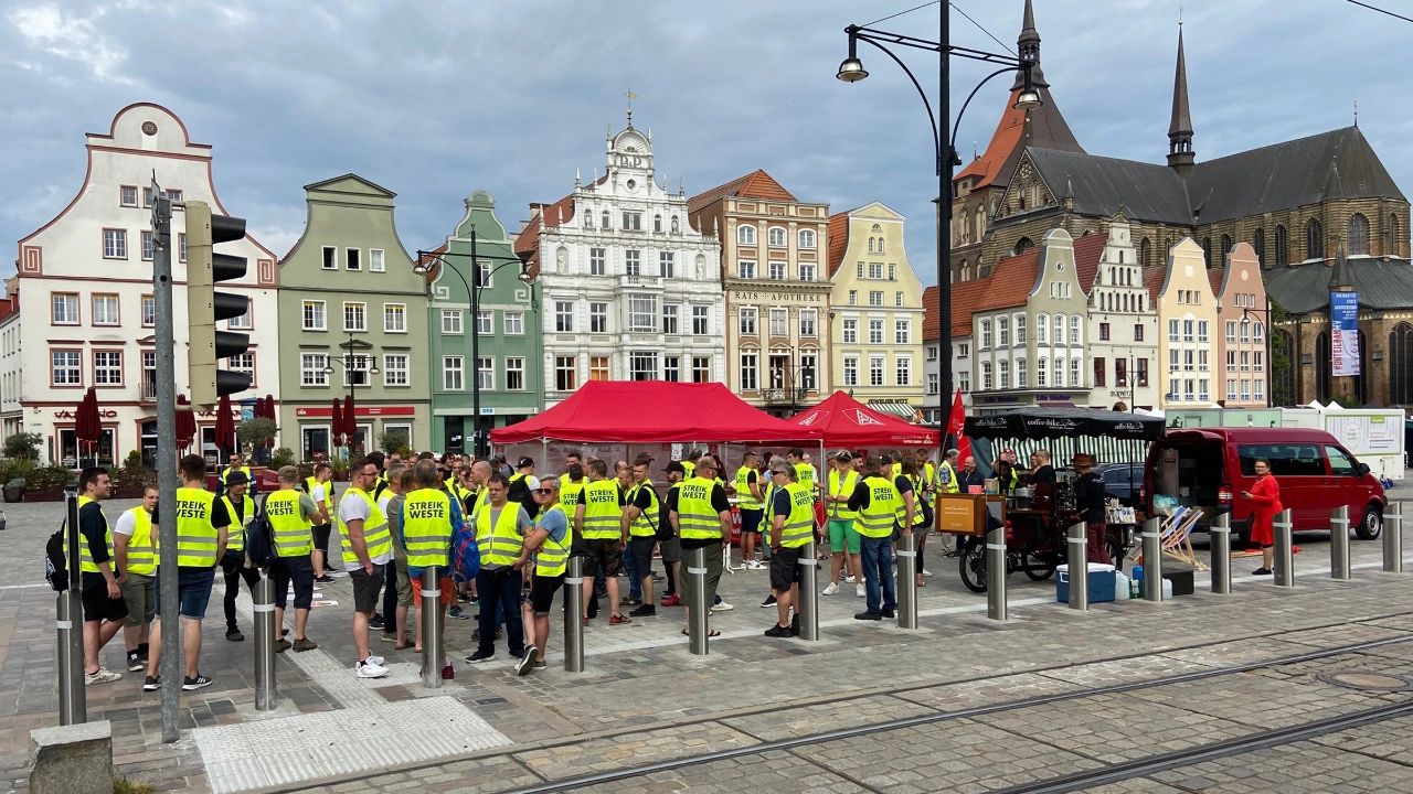 Kfz-Tarifrunde 2021: Warnstreik Rostock dritte Verhandlung