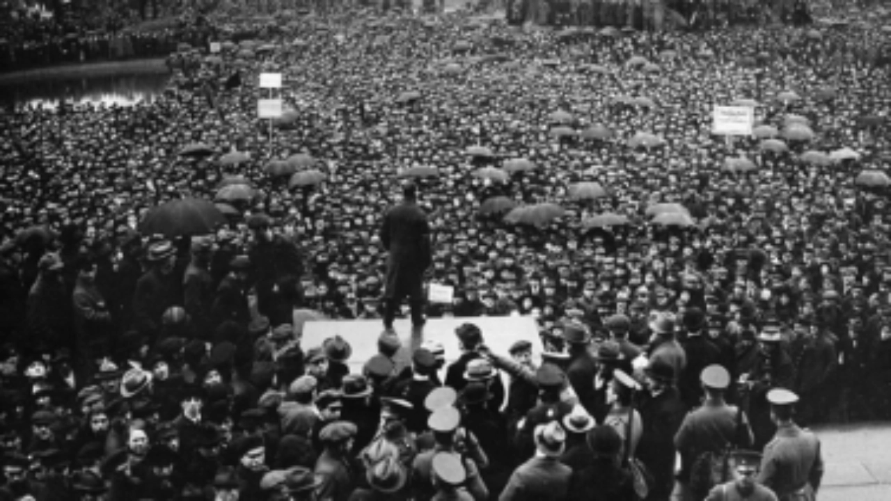 Kundgebung anlässlich des Betriebsrätegesetz 1920.